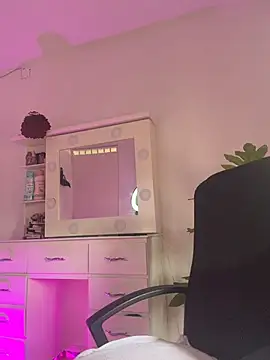 BabyLauritaa online show from 07/03/26, 08:15