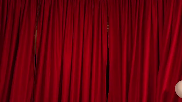 Snapshot of VictoriaNova_ chatting on 04/05/26, 05:10 VictoriaNova online show from 04/05/26, 05:10