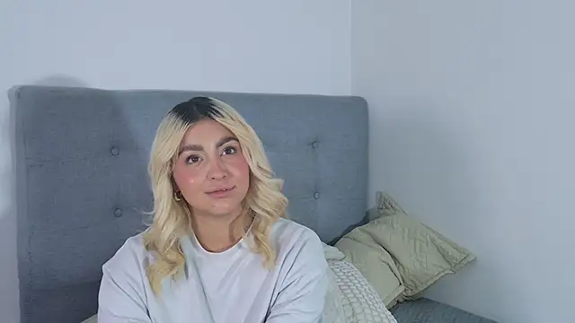 Elina Hills online show from 12/03/25, 02:04