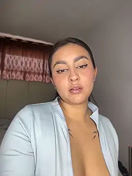 Elina Hills online show from 05/26/26, 08:05