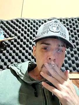 Snapshot of MIGUEcaba chatting on 10/30/25, 03:19 MIGUEcaba online show from 10/30/25, 03:19