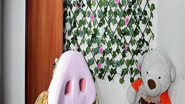 Snapshot of melani_ferraraa_ chatting on 11/01/25, 07:10 melani ferraraa online show from 11/01/25, 07:10