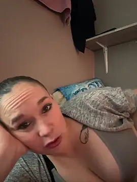 Snapshot of Girlysensuelle chatting on 11/02/25, 09:11 Girlysensuelle online show from 11/02/25, 09:11