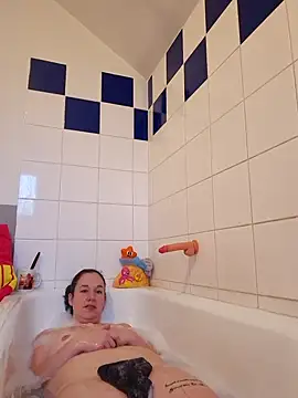 Snapshot of Girlysensuelle chatting on 12/04/25, 08:23 Girlysensuelle online show from 12/04/25, 08:23