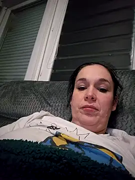 Snapshot of Girlysensuelle chatting on 12/04/25, 08:28 Girlysensuelle online show from 12/04/25, 08:28