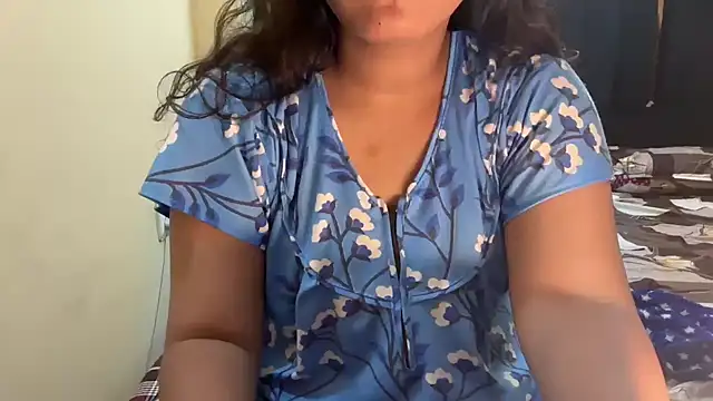 Snapshot of Shilpa_7 chatting on 06/12/26, 05:34 Shilpa 7 online show from 06/12/26, 05:34