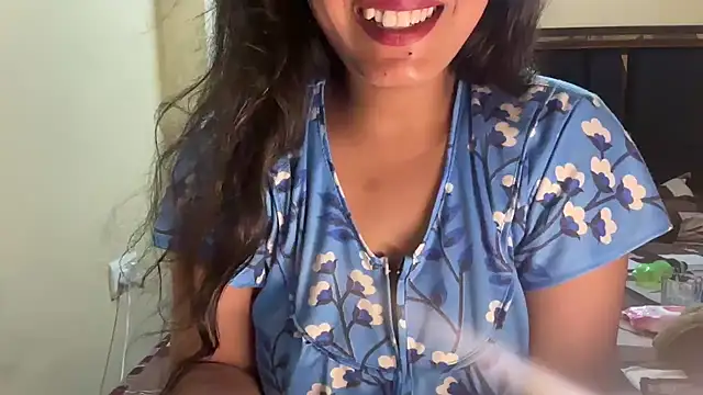 Snapshot of Shilpa_7 chatting on 06/13/26, 11:24 Shilpa 7 online show from 06/13/26, 11:24