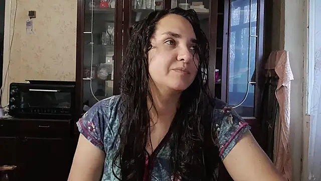 Snapshot of VoulezVous_Angel chatting on 12/05/25, 10:35 VoulezVous Angel online show from 12/05/25, 10:35