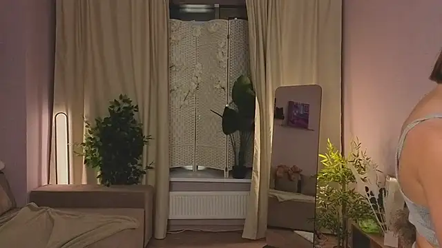 LouiseCollins online show from 11/05/25, 12:05