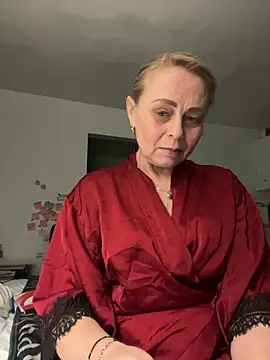 Snapshot of ToriLove777 chatting on 11/28/25, 06:27 ToriLove777 online show from 11/28/25, 06:27