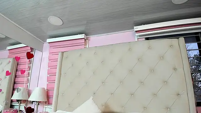 scarlett leblanc  online show from 07/09/26, 11:58