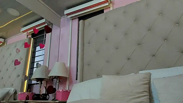 scarlett leblanc  online show from 07/17/26, 12:01
