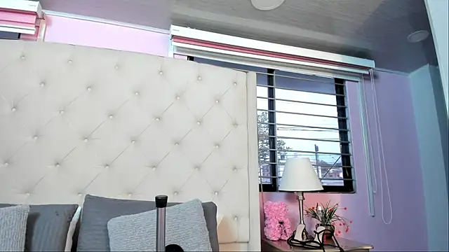 scarlett leblanc  online show from 08/05/26, 11:57