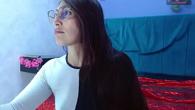 adaharagomezcm online show from 11/06/25, 08:10