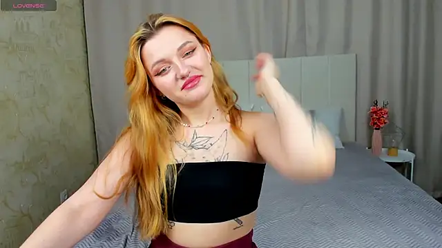 Snapshot of AnnaXPeach chatting on 11/06/25, 12:33 AnnaXPeach online show from 11/06/25, 12:33