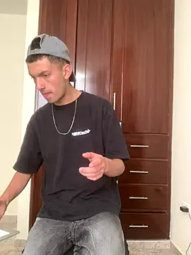 Snapshot of dylan_drakee chatting on 11/03/25, 04:41 dylan drakee online show from 11/03/25, 04:41