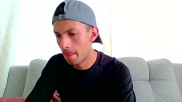 Snapshot of dylan_drakee chatting on 11/12/25, 02:28 dylan drakee online show from 11/12/25, 02:28