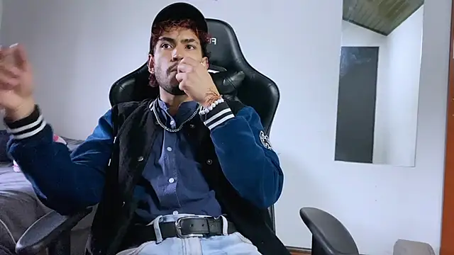 Snapshot of 3v1l chatting on 11/03/25, 10:21 3v1l online show from 11/03/25, 10:21