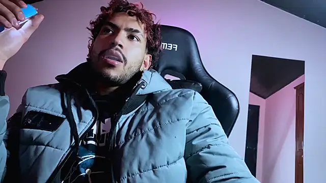 Snapshot of 3v1l chatting on 11/08/25, 10:19 3v1l online show from 11/08/25, 10:19