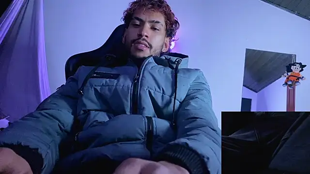 Snapshot of 3v1l chatting on 11/17/25, 06:52 3v1l online show from 11/17/25, 06:52