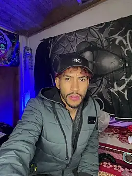 Snapshot of 3v1l chatting on 11/21/25, 08:07 3v1l online show from 11/21/25, 08:07