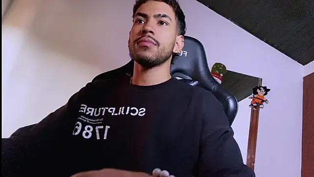 Snapshot of 3v1l chatting on 12/18/25, 07:20 3v1l online show from 12/18/25, 07:20