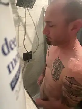 Snapshot of RobsBigD chatting on 11/10/25, 07:40 RobsBigD online show from 11/10/25, 07:40