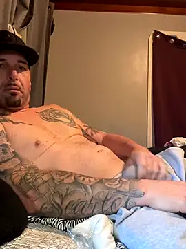 Snapshot of RobsBigD chatting on 11/18/25, 06:01 RobsBigD online show from 11/18/25, 06:01