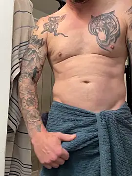 Snapshot of RobsBigD chatting on 11/23/25, 04:51 RobsBigD online show from 11/23/25, 04:51