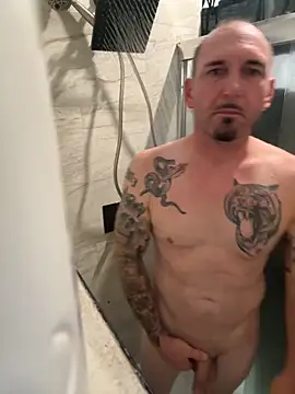 Snapshot of RobsBigD chatting on 11/27/25, 09:44 RobsBigD online show from 11/27/25, 09:44