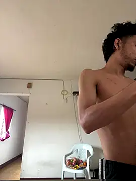 Snapshot of starboy2812 chatting on 12/16/25, 09:31 starboy2812 online show from 12/16/25, 09:31