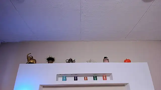 Snapshot of Sophie_Russell_ chatting on 11/16/25, 05:29 Sophie Russell online show from 11/16/25, 05:29