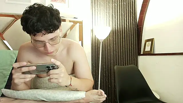 Zoe And Dylan  online show from 07/22/26, 01:03