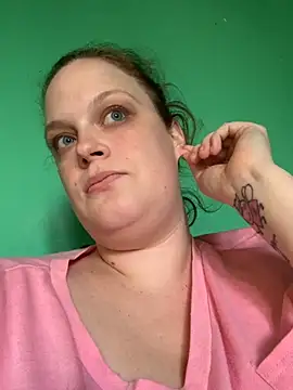 Snapshot of Siddypops99 chatting on 11/18/25, 02:54 Siddypops99 online show from 11/18/25, 02:54