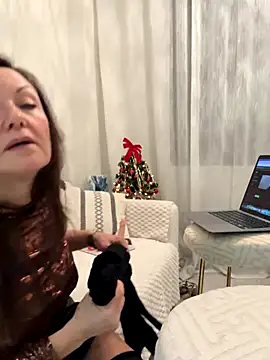 HotLdyllic online show from 12/21/25, 04:03