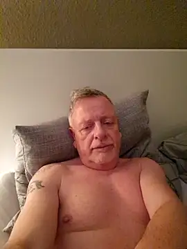 Dennislover007 online show from 12/20/25, 11:45