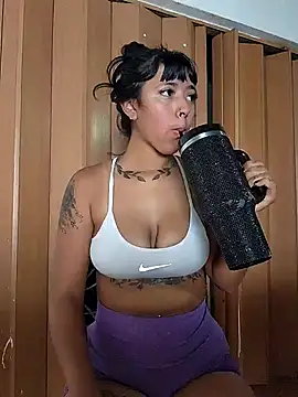 Snapshot of Zulema_cba chatting on 11/19/25, 05:35 Zulema cba online show from 11/19/25, 05:35