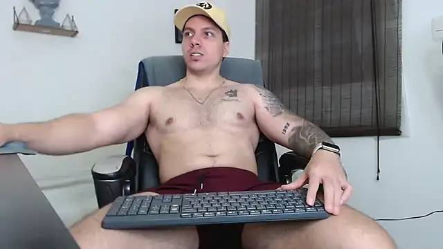 Noah Swagger  online show from 11/27/25, 09:11