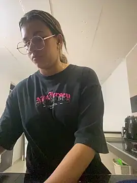liahot69 online show from 05/02/26, 04:12