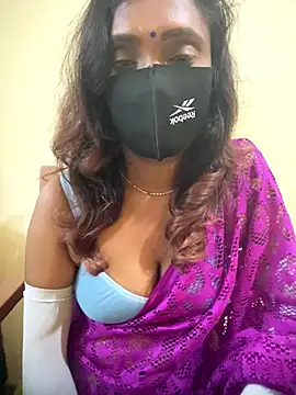 Snapshot of Queen-dhivya chatting on 11/19/25, 01:44 Queen-dhivya online show from 11/19/25, 01:44