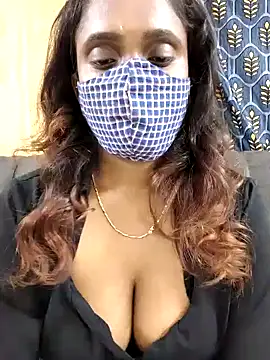 Snapshot of Queen-dhivya chatting on 12/02/25, 05:52 Queen-dhivya online show from 12/02/25, 05:52