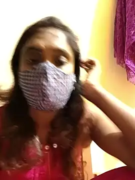 Snapshot of Queen-dhivya chatting on 12/18/25, 12:44 Queen-dhivya online show from 12/18/25, 12:44