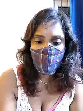Queen-dhivya online show from 12/22/25, 05:10