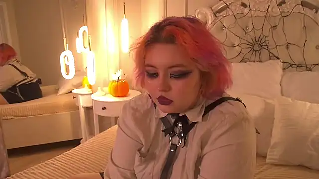 Snapshot of JennyBloom chatting on 11/07/25, 10:04 JennyBloom online show from 11/07/25, 10:04