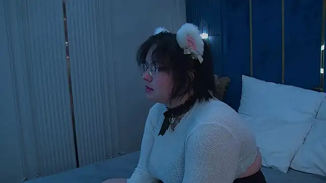 Snapshot of JennyBloom chatting on 12/14/25, 09:36 JennyBloom online show from 12/14/25, 09:36