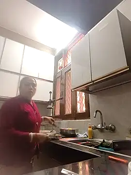 Snapshot of Hot-Sana2 chatting on 11/10/25, 05:50 Hot-Sana2 online show from 11/10/25, 05:50