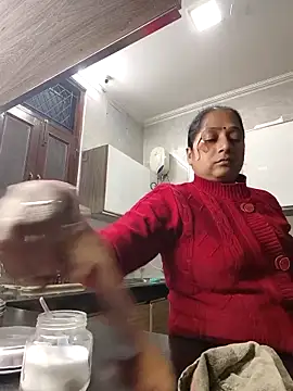 Snapshot of Hot-Sana2 chatting on 11/14/25, 01:32 Hot-Sana2 online show from 11/14/25, 01:32