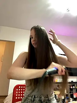 Snapshot of KristiRich chatting on 11/10/25, 07:18 KristiRich online show from 11/10/25, 07:18