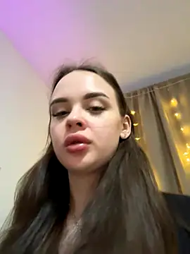 Snapshot of KristiRich chatting on 11/12/25, 06:25 KristiRich online show from 11/12/25, 06:25