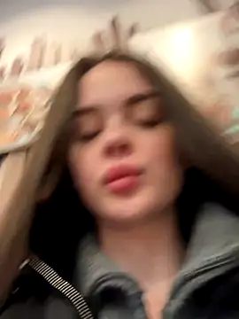 Snapshot of KristiRich chatting on 11/16/25, 07:47 KristiRich online show from 11/16/25, 07:47